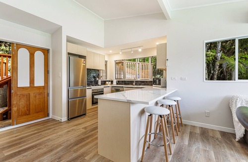 Bethells Beach House | Sun, Surf, Mountain Views & NZ Native Rainforest