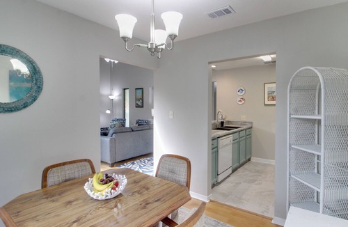 Fort Walton Beach Condo | Sun, Surf & Sand in Fort Walton Beach! Cozy Condo