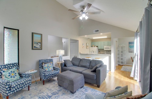 Fort Walton Beach Condo | Sun, Surf & Sand in Fort Walton Beach! Cozy Condo
