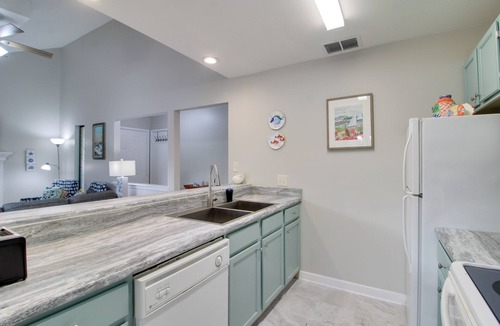 Fort Walton Beach Condo | Sun, Surf & Sand in Fort Walton Beach! Cozy Condo