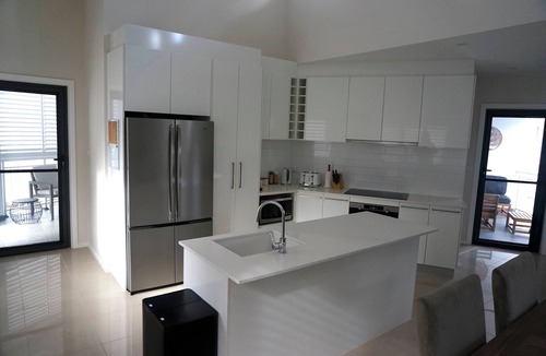 Malua Bay House | Sun, Surf & Serenity