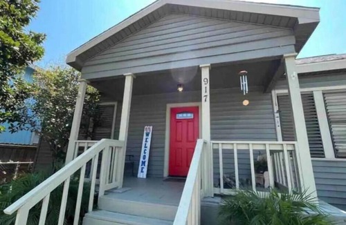 San Jacinto Cottage | Sun Therapy Beach Cottage