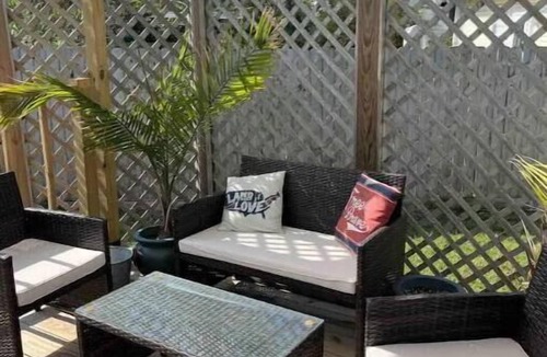 San Jacinto Cottage | Sun Therapy Beach Cottage