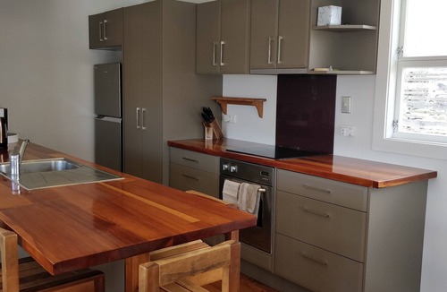 Paraparaumu House | Sun trap by the beach!