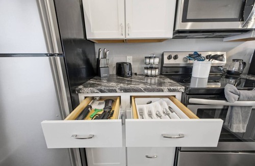 St. Joseph Apartment | Sun Valley Courtyard, No Steps