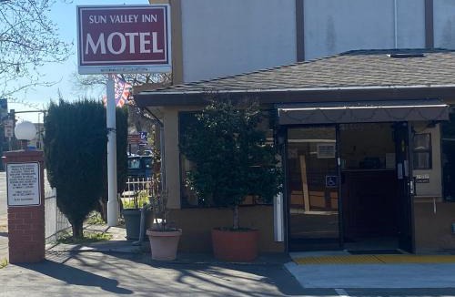 Pleasant Hill Hotel | Sun Valley Inn