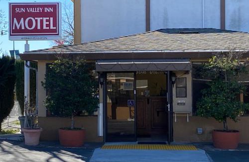 Pleasant Hill Hotel | Sun Valley Inn