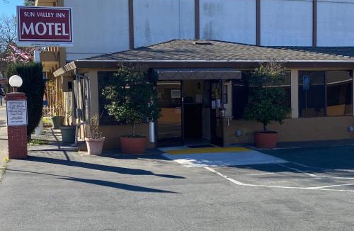 Pleasant Hill Hotel | Sun Valley Inn