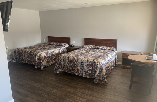 Pleasant Hill Hotel | Sun Valley Inn