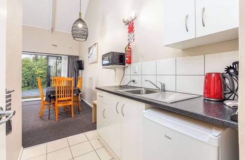 Wellsford Apartment | Sun Valley Motel - Unit 2 (2 bedrooms)