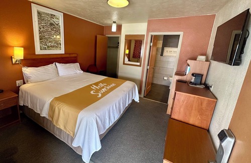 Junction Hotel | Sun Valley Motel