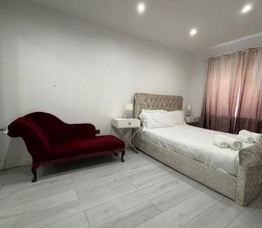 Lacey Green House | Sunbeam Haven 2BR Bungalow with Parking