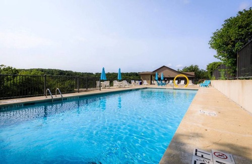 Osage Beach House | Sunbeam Shores 3BD/3BA/Pool/Firepit/Swim Dock-6PP