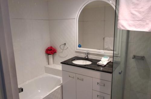 Main Beach Resort | Sunbird Beach Resort Gold Coast