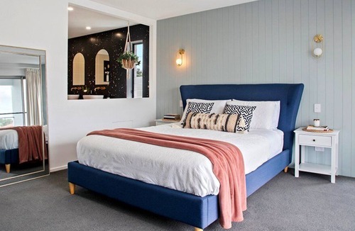 Broadbeach House | Sunbreeze (Heated Pool)