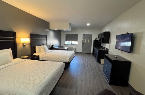 Pleasanton Hotel | Sunbridge Inn and Suites