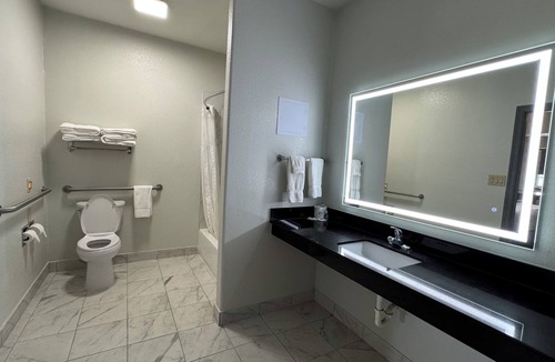 Pleasanton Hotel | Sunbridge Inn and Suites