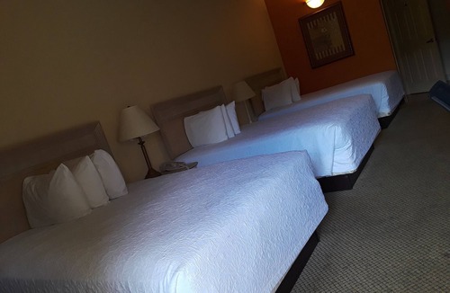 Zapata Hotel | Sunbridge Inn & Suites
