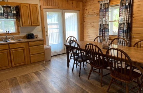 Tylersburg Cabin | Sunburst Locust Cabin