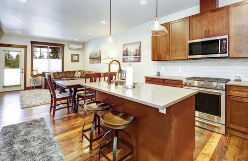 Cle Elum House | Suncadia 2 Bdrm Pet Friendly Townhome Steps Away from Pool