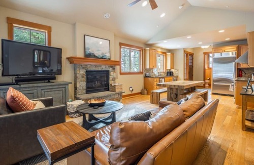 Cle Elum Ski Chalet | Suncadia 2 Bed Village Chalet Hot Tub + Game Room
