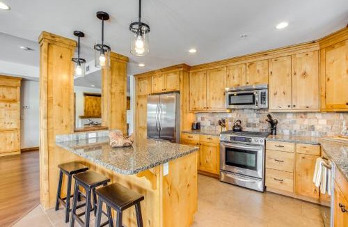 Cle Elum House | Suncadia Resort Condo w/Seasonal Pool Access!