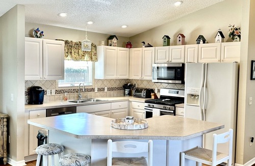Lynnhaven House | Suncatcher on the Loop - 2/2 w/Golf Cart in The Village of Lynnhaven