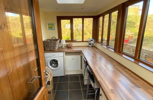 Camelford House | Sundance Cottage Sleeps 4