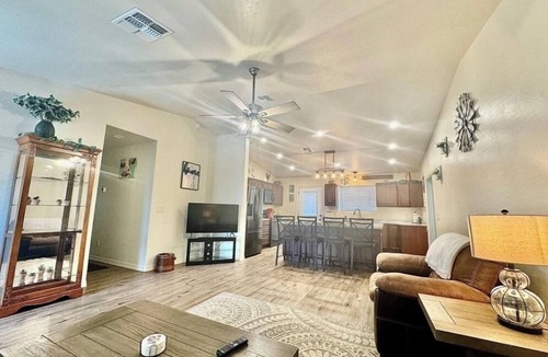 Tonto Basin House | Sundance LakeHouse: 3 bed 2 bath Oasis! 5 min from Roosevelt Lake
