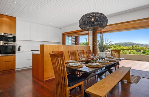 Emerald Beach House | Sundecks Beachside Escape - Luxury at Emerald