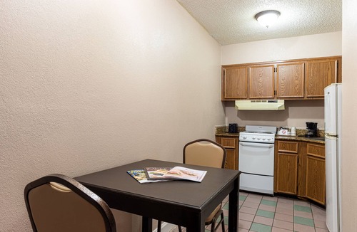 Northeast Virginia Beach Hotel | Sundial Inn