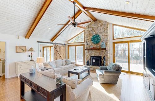 Bumpass House | Sundown Bed and Beach