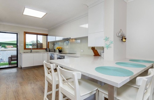 Bongaree Apartment | Sundown on the Water's Edge