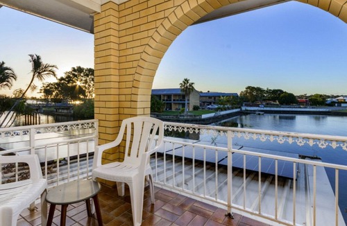 Bongaree Apartment | Sundown on the Water's Edge