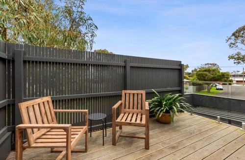 Barwon Heads House | Sundrenched Barwon Heads