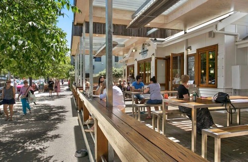 Barwon Heads House | Sundrenched Barwon Heads