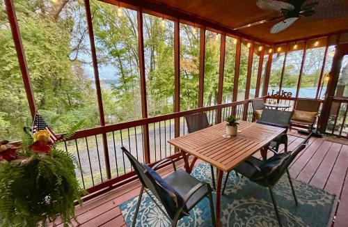 Scottsville House | Sunfish Cove - Pet Friendly Lakeside Retreat Barren River Lake