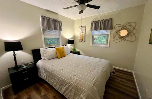 Scottsville House | Sunfish Cove - Pet Friendly Lakeside Retreat Barren River Lake