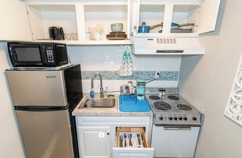 Fairport Harbor Apartment | Sunfish Room