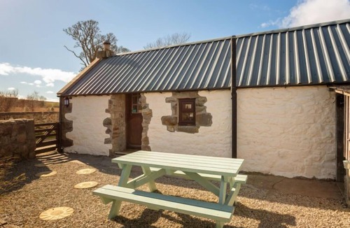 Aberchirder House | Sunflower Cottage by Interhome