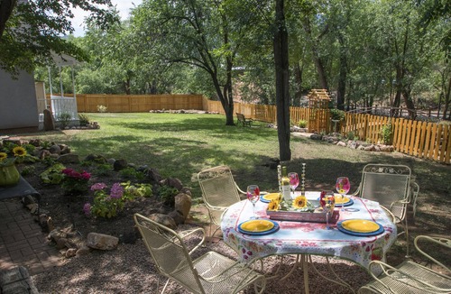West Colorado Springs House | SUNFLOWER COTTAGE RETREAT! MANITOU, GARDEN OF THE GODS, HORSES!