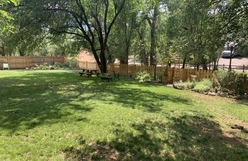 West Colorado Springs House | SUNFLOWER COTTAGE RETREAT! MANITOU, GARDEN OF THE GODS, HORSES!