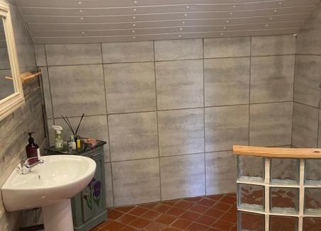 Genneteil House | Sunflower Cottage