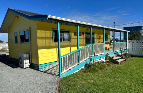Dargaville House | Sunflower Cottage