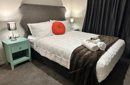 Dargaville House | Sunflower Cottage