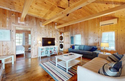 Freeport House | Sunflower Cottage