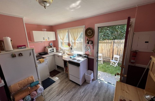 Hot Springs Cottage | Sunflower Cottage