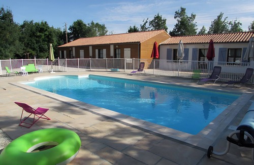 Nalliers House | Sunflower Escape Cottage in Natura 2000 with Heated Pool