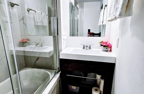 Summerside Bed & Breakfast | Sunflower Guest Suites