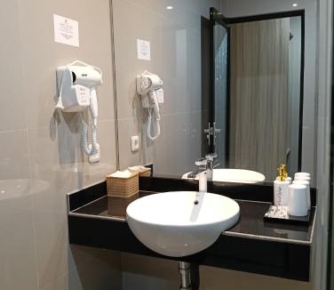 Sedati Hotel | Sunflower Hotel Syariah near Juanda Airport